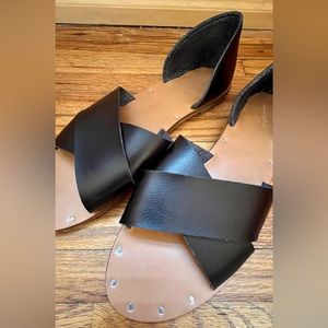 Universal Thread Black Strappy Sandals